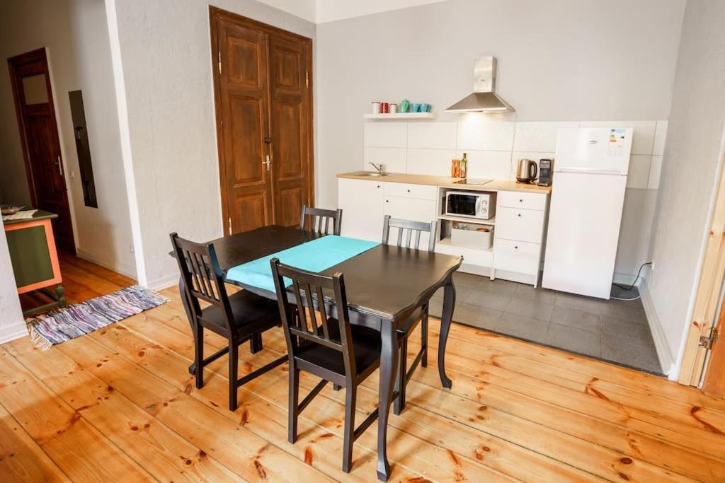 Two Bedroom Ausekla Apartment Liepāja Exterior foto